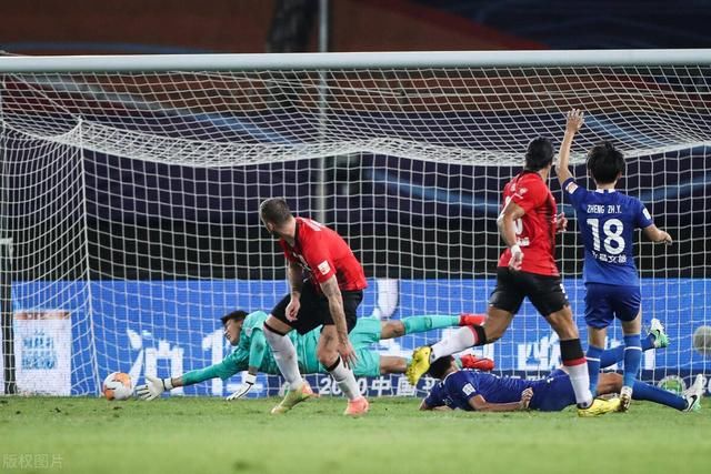  中超升班马|1-1,1-1！上港3轮之内逼平两支升班马，喜迎“王牌送分员”头衔