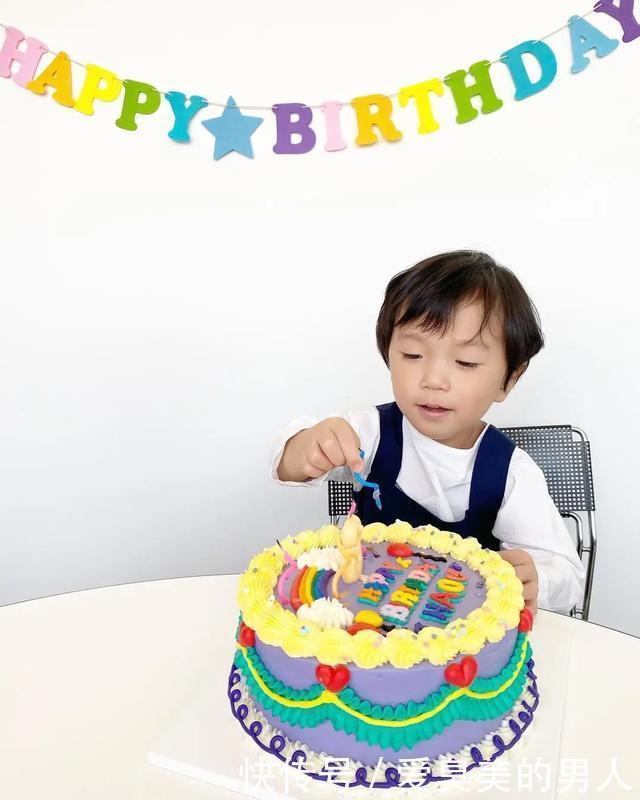 runningman|runningman最新资讯李光洙参加慈善义卖,小好生日趴