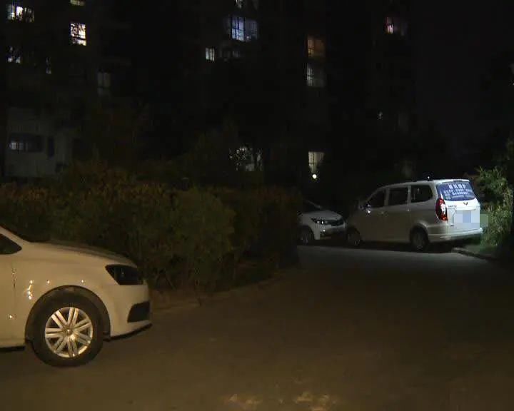  小区物业|夜访：你家小区的消防通道被堵了吗？