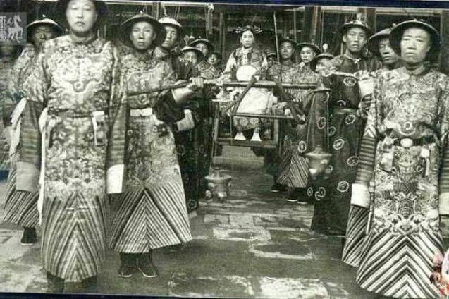 出宫|同为慈禧身边宠宦，安德海最终暴死他乡，为何李莲英却出宫养老？