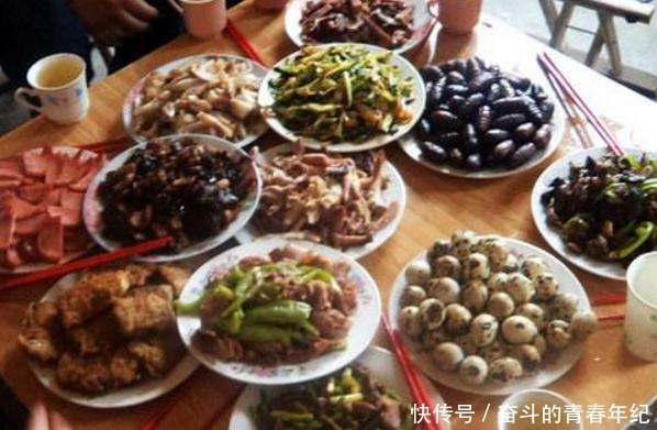 硬菜|什么才算是硬菜北方拿出烤全羊,南方拿什么呢