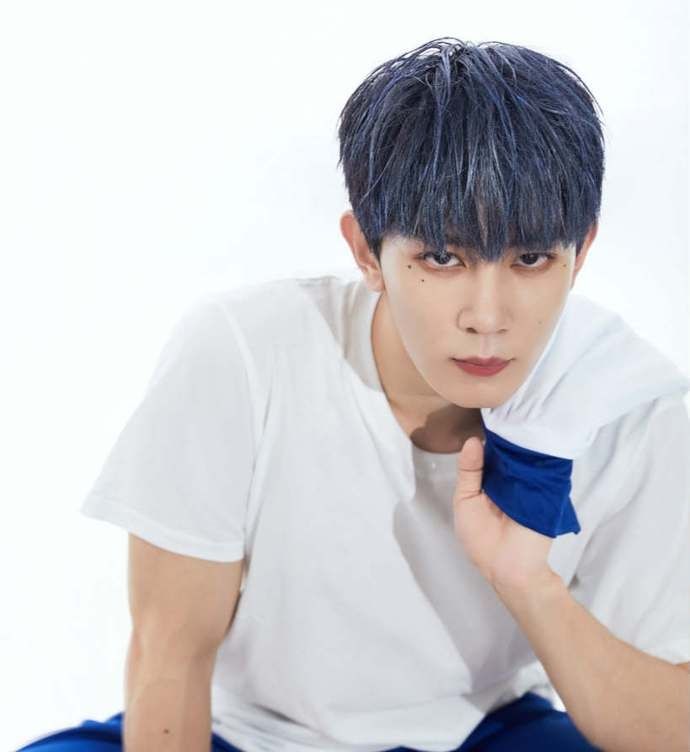  漱口水|R1SE趣事：周震南厕所吃播任豪品漱口水，夏之光要抢李佳琦饭碗？