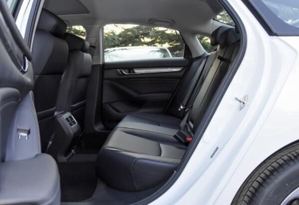  众多消费|一箱油981Km，这才是B级车王，新车跌2.5万，12个月卖出22万辆