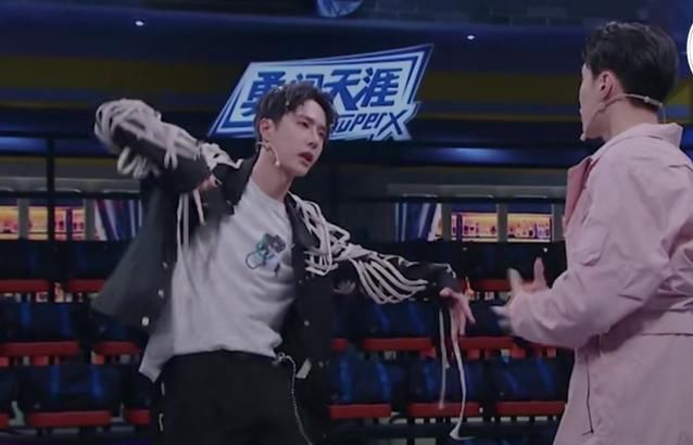  街舞|《街舞3》王一博虚心学习krump，看张艺兴的举动，网友: 优秀！