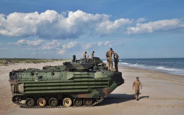 两栖|美海军又一悲剧！美军两栖战车沉没8人失踪，搜救40小时认定死亡