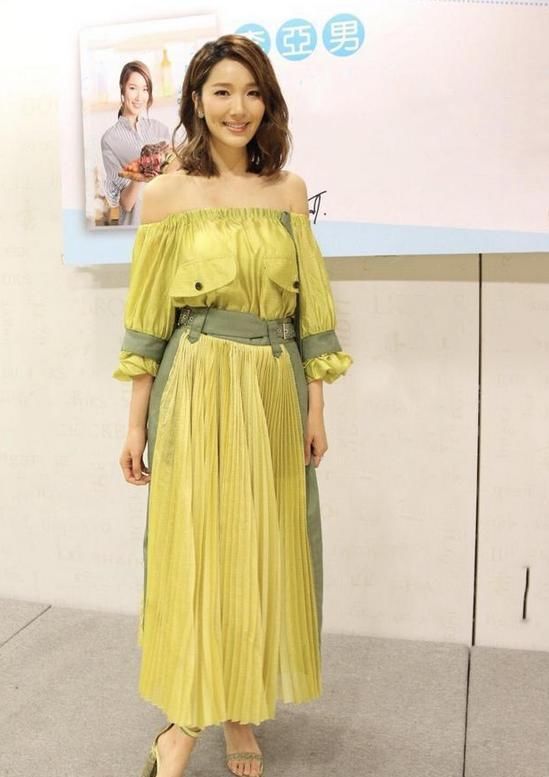  设计|被王祖蓝老婆迷住了，穿黄色露肩裙美成仙女，身材气质不输超模
