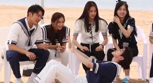 男顶|跑男顶水杯,郑恺撒一裤子,杨颖最稳,吴宣仪“蹬腿”笑到我了