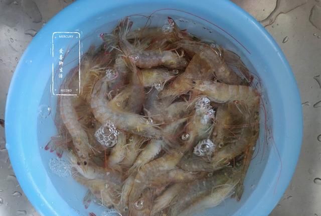  可口|大虾水煮就错了，鲜味跑了，老渔民是这样吃的，鲜美可口不柴不腥