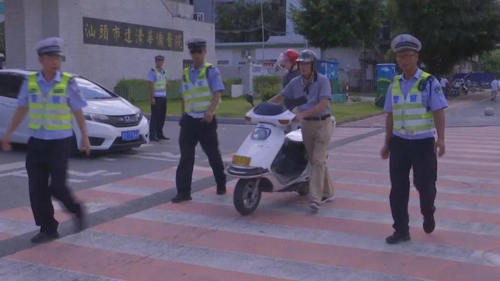 交警|濠江交警:压实网格化管理责任提高路面“见人管事”率