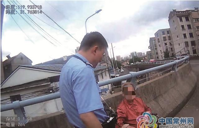  去买菜|老伴买菜忘了事 七旬老太被“毒太阳”晒了一小时