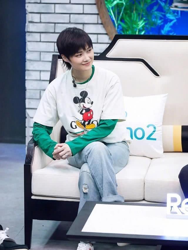  总决赛|李宇春出席青你2总决赛亲身演绎百变舞台，暖心助力成团夜