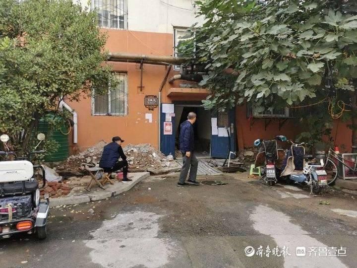 用水|整单元20天未供水，24户居民用水全靠“挑”