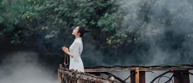  底牌|女人到了中年，最好的底牌不是男人，不是子女，而是这四点