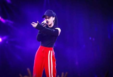  身价|她曾被张碧晨淘汰，如今身价却甩她几条街，唱的好不如嫁的好