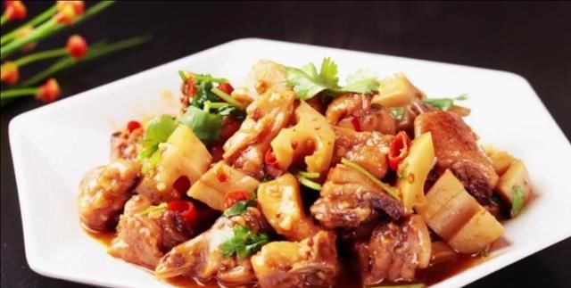 蒜末少许|鸡肉怎么样才能做的好吃呢?让我来教你几种方法