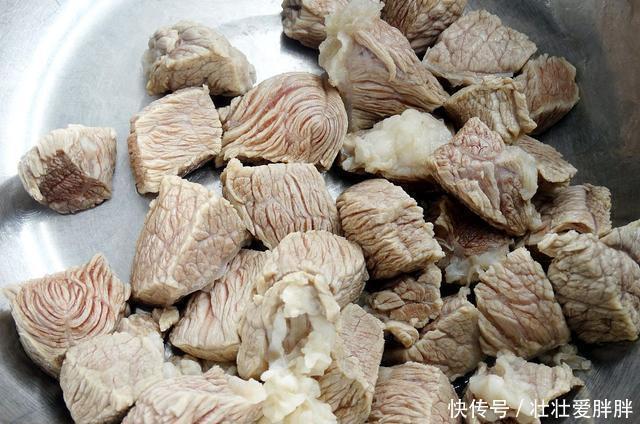 肉类的时|只有中国人烧肉才焯水吗,为什么看到外国人都直接烧