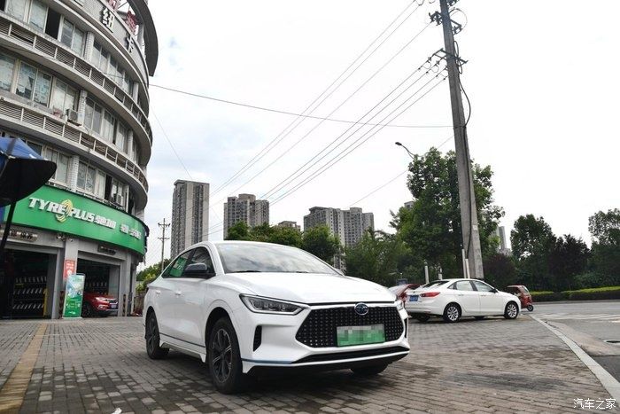  周末|周末和比亚迪e3一起，带孩子们出去玩儿！