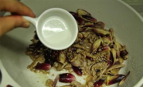 蔬菜|这野生蔬菜不打农药也没虫害,绿色健康、鲜嫩爽口,8月错过可就老了