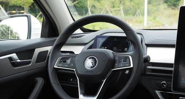  买不起|买不起现代瑞纳，亦或是入手比亚迪秦Pro，这价格划算吗？