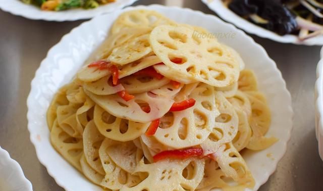 素菜|妹妹一家来吃饭,3个肉菜4个素菜,简单好吃全部光盘