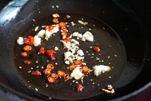 辣椒|三伏天,这菜香辣又解馋,成本不到3块钱,有钱没钱都能吃得起