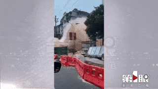  水柱|女子家中睡午觉 天上掉下来一块石头！接着……水柱喷射进来