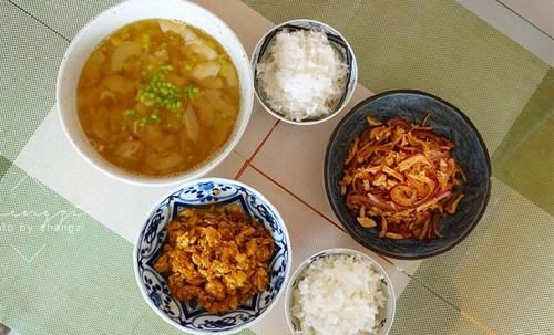 朋友圈|儿子读大学,老两口的极简3餐,走红朋友圈,网友:认真生活真好