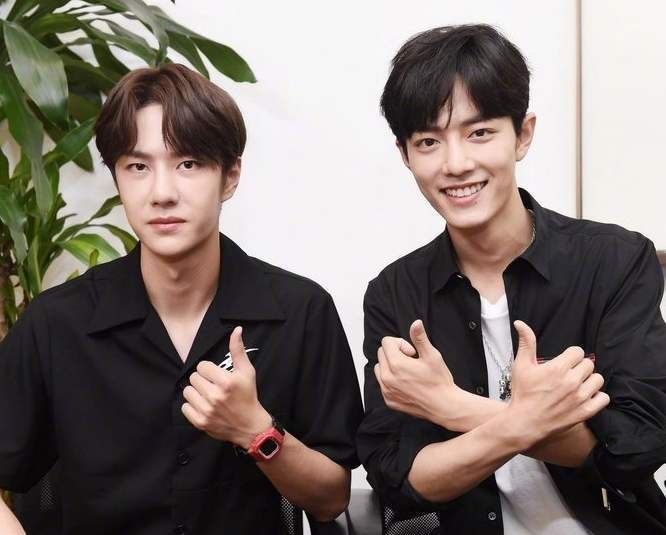 滑板|博君一肖发糖!工作室晒肖战生活日常,穿王一博同款还去街舞探班