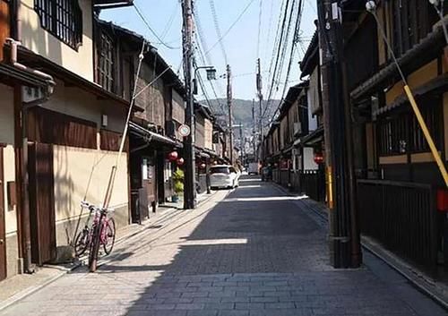  日夜|9岁女孩离奇失踪，10年后，在邻居家发现，3000日夜已精神失常