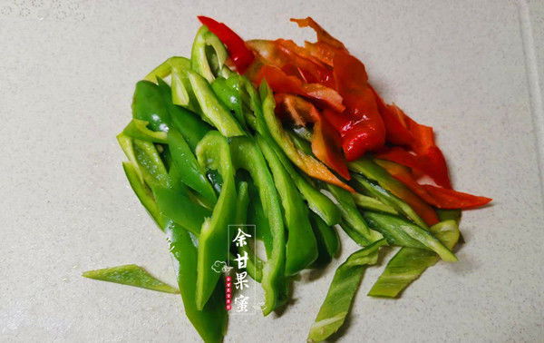  下饭|炒鸡蛋简单快捷也下饭，我用这两种蔬菜同炒，爽口开胃老光盘