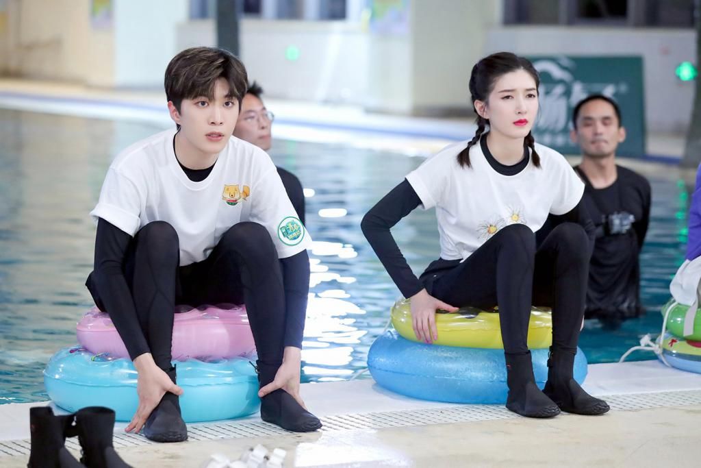  家族|《青春环游记2》收视再夺冠成今夏必看最欢乐综艺 春游家族拥抱展现真性情