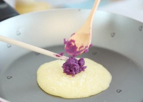 美味|分享一款奶香紫薯饼,孩子爱吃的营养辅食,软嫩香甜,美味又好吃