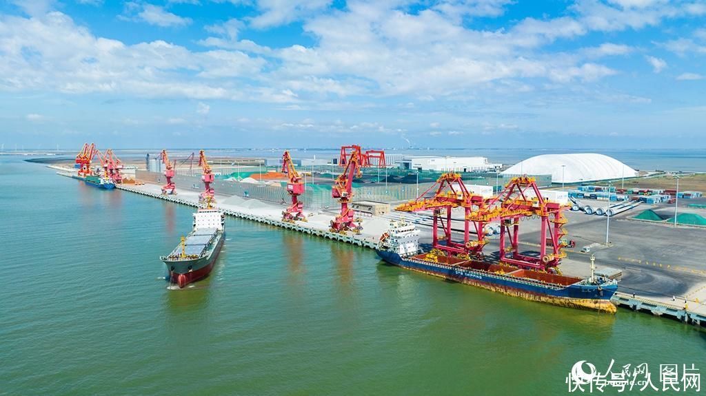 山东省首个风电设备大型专用码头主体工程完工