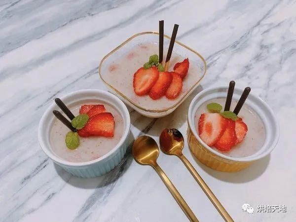 炼乳|夏日免烤小甜点，草莓炼乳布丁，香甜Q弹唇齿留香