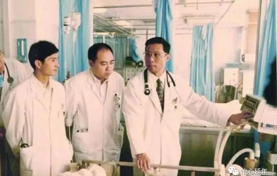 诗作|陈杏珍诗作——《七绝·题钟南山两首》