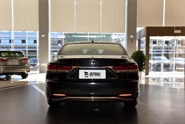  原装|年轻人都喜欢的一款车，原装进口，开出去回头率爆表