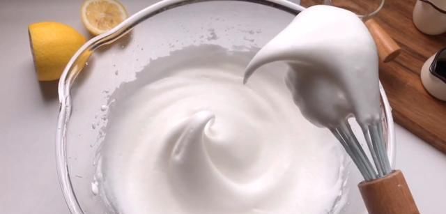  详细|奶牛色的毛巾卷你吃过吗？速来围观2人食网红烘焙详细教程