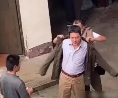 屡次|《中餐厅4》赵丽颖为何屡次被黑?看到冯绍峰上热搜后,我懂了