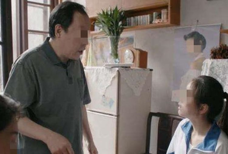 成讨好型人|“这很公平”7只虾,妈妈分5只给儿子,2只给女儿,偏心还不自知