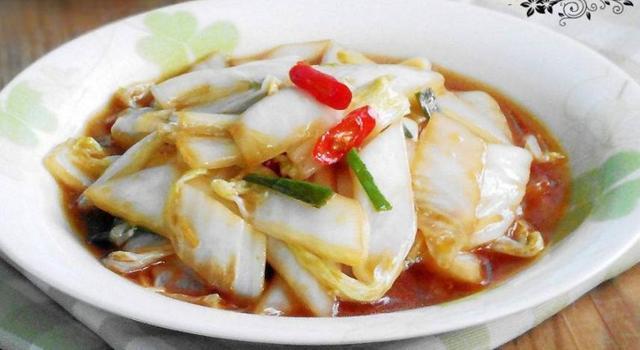 白菜|家常小菜:醋溜白菜,肉沫茄子,白萝卜鲫鱼汤