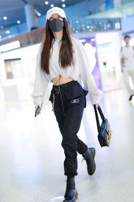  经典|是时候穿卫衣了，2020秋冬最时髦打开方式，好看爆了