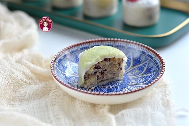 冷藏|不用烤箱的冰皮月饼,冷藏后比冰淇淋还好吃,包一包压一压就成形