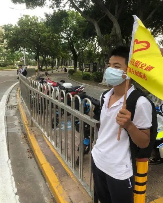 遵守交通|【创文进行时】为文明护航，他们一直在“路上”！