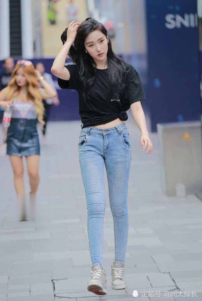  时尚|黑色短T，腰间纽结设计，个性时尚