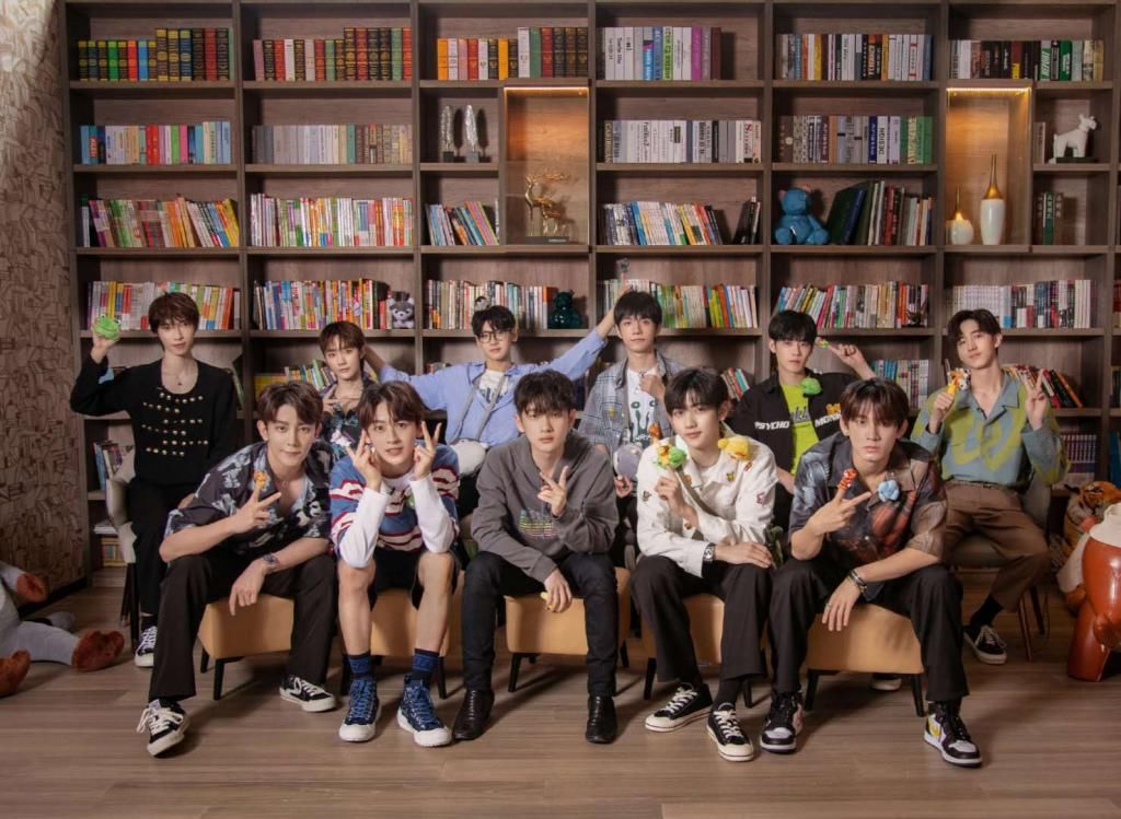  舞台|创系列三代同台！硬糖少女加盟炙热的我们，给火少R1SE当评审