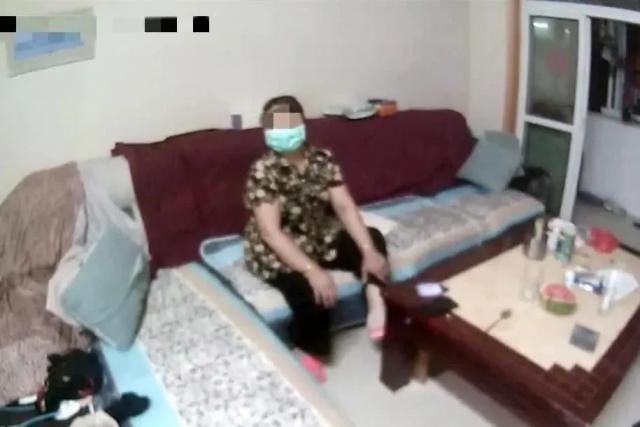 女子|女子啃了3斤猪蹄膀,结果被叫进派出所