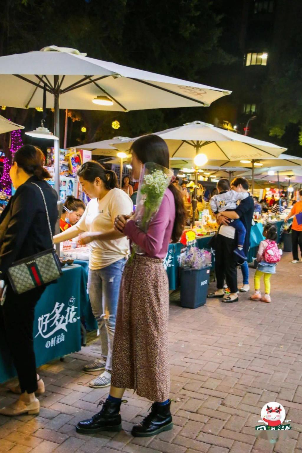 鼓西路|福州最美环湖夜市来啦！灯光秀、鲜花美食，一路逛吃逛吃！