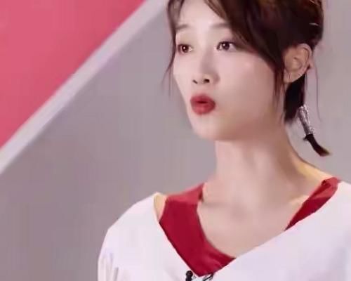  挑衅|蓝盈莹为啥不讨观众喜欢？看看她自己改的歌词，挑衅也要有度