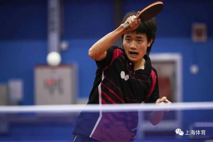 训练|在反复练习中磨练 乒羽健儿是这样经受“烤”验的