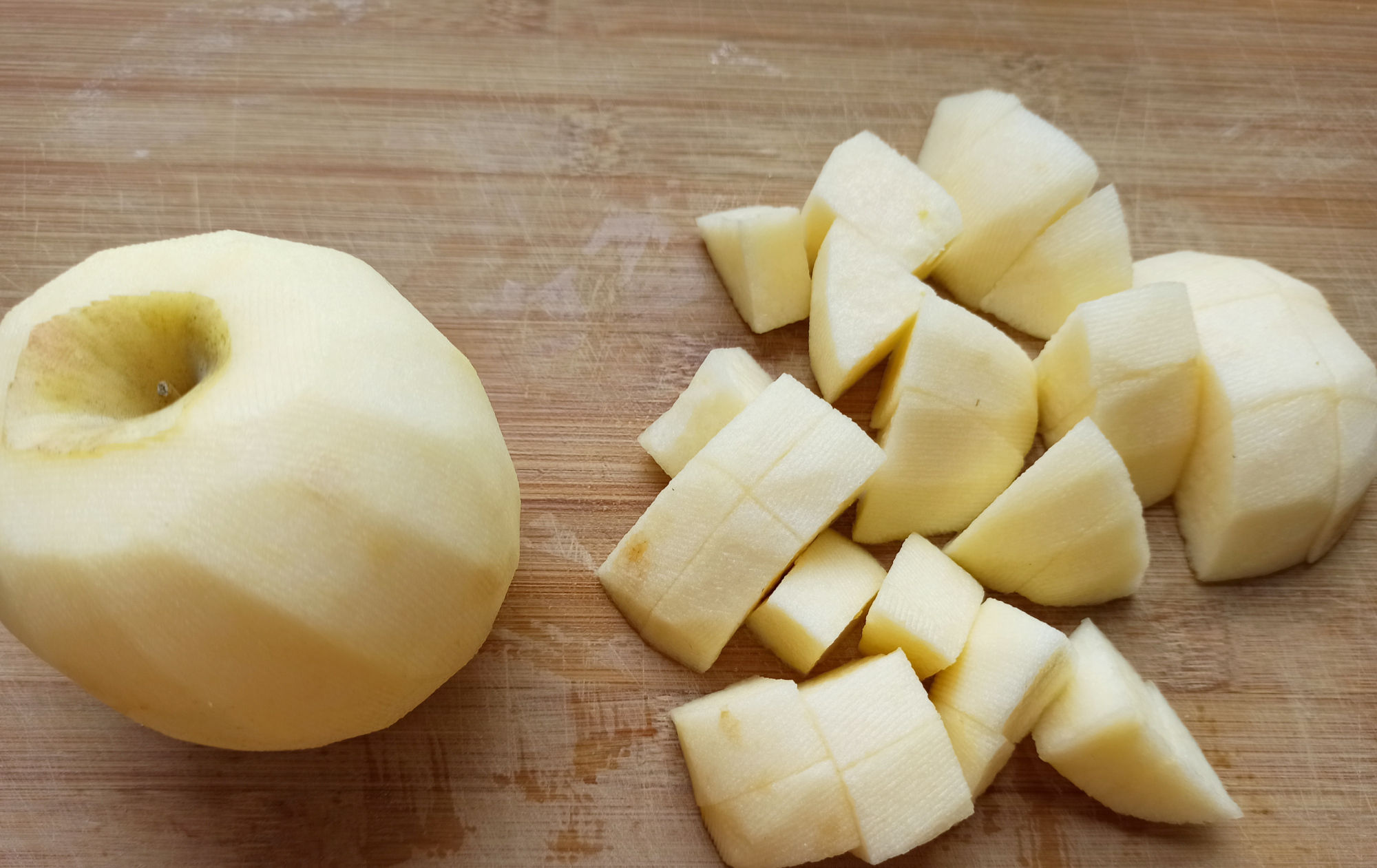  加上|苹果最好吃的做法，加上鸡蛋搅一搅，酥脆香甜，孩子常吃增强记忆